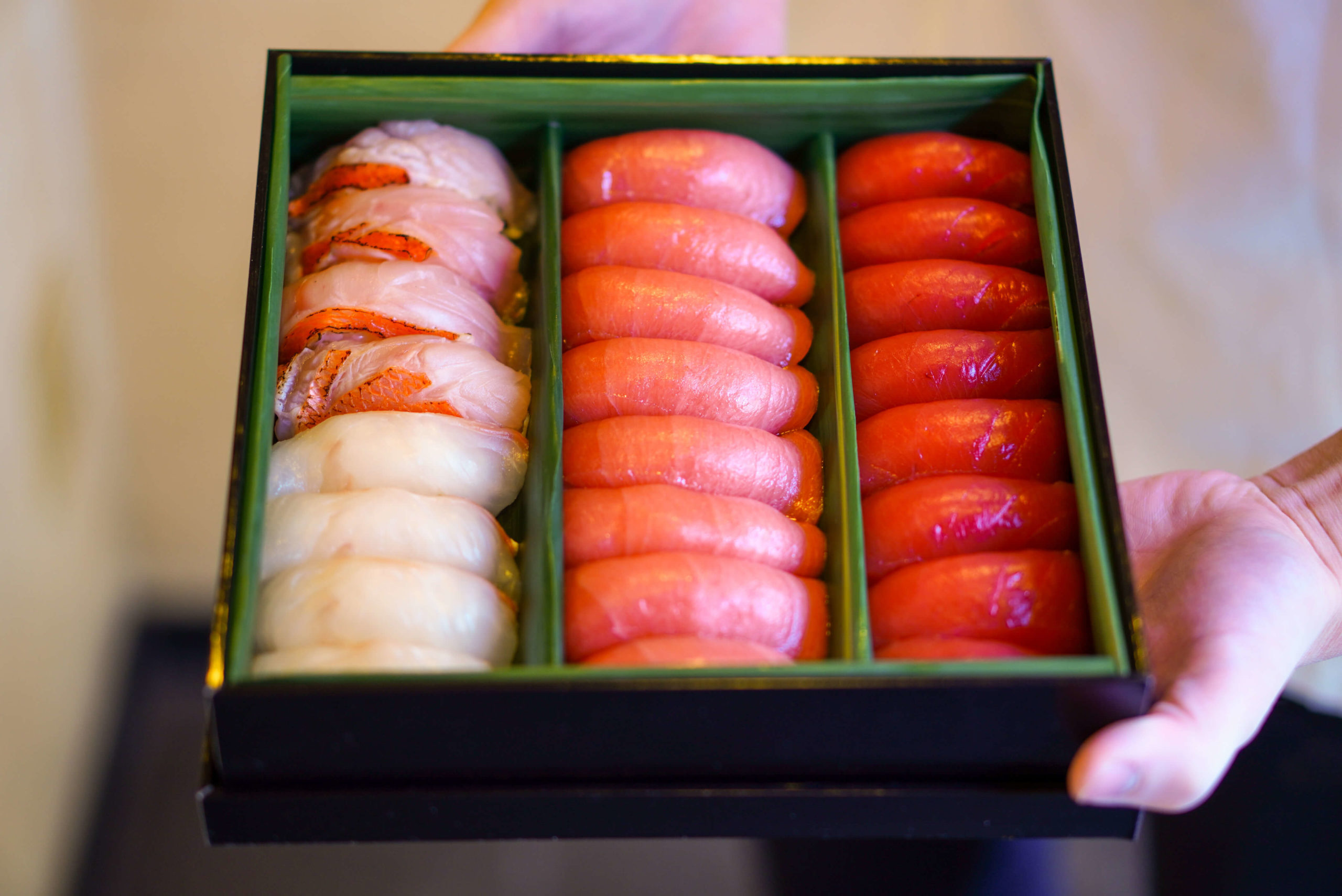 デリバリーを開始いたします Sushi スシプラス 高級出張寿司